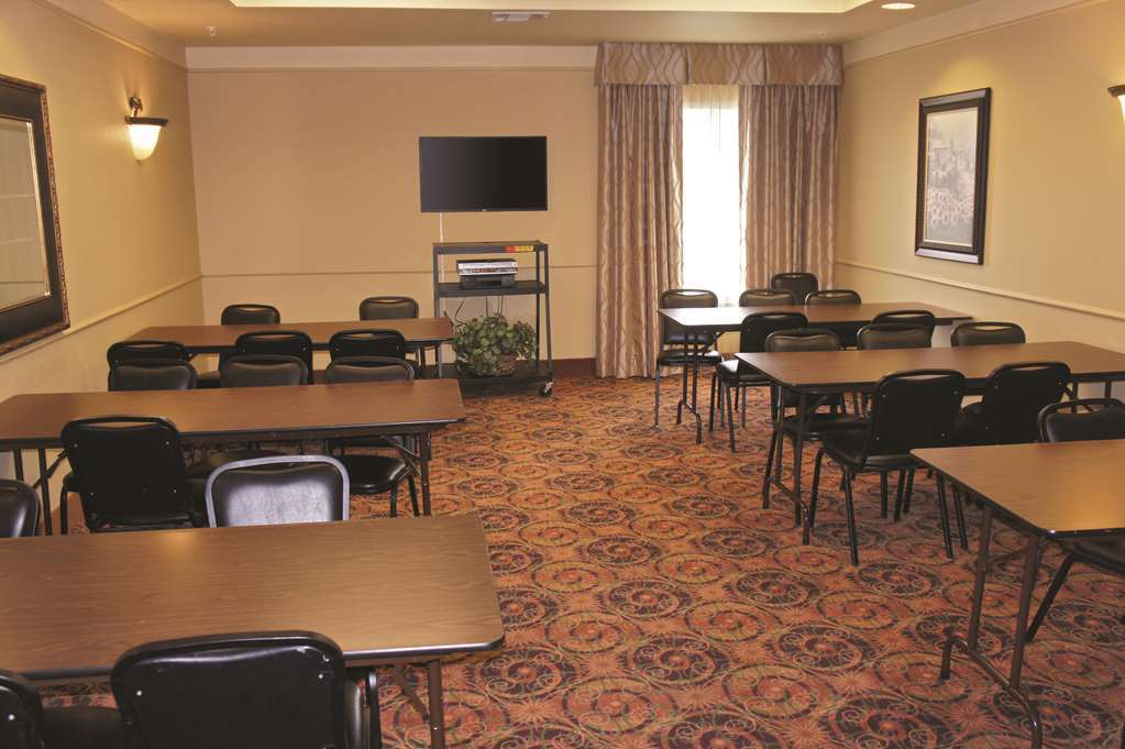 La Quinta By Wyndham Hotel
